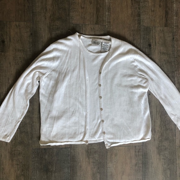 Cardigan and Blouse set - Picture 2 of 6